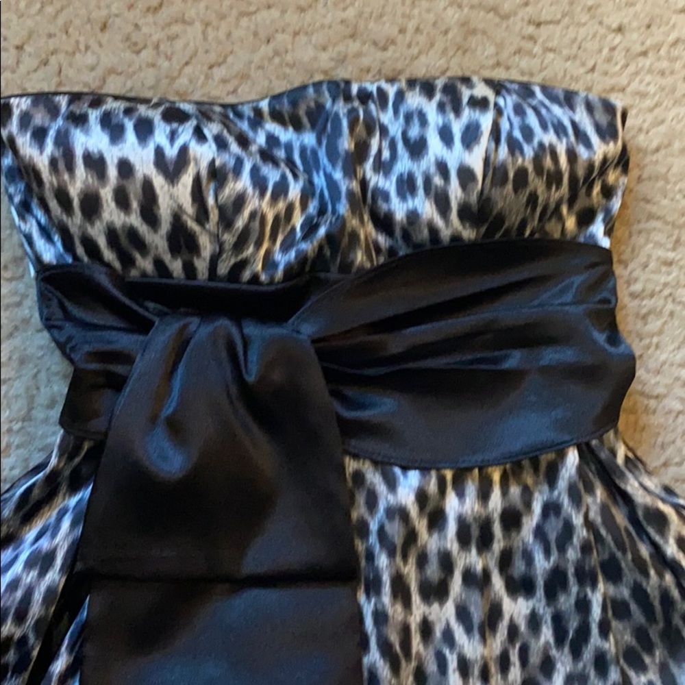 Dress - Picture 3 of 4